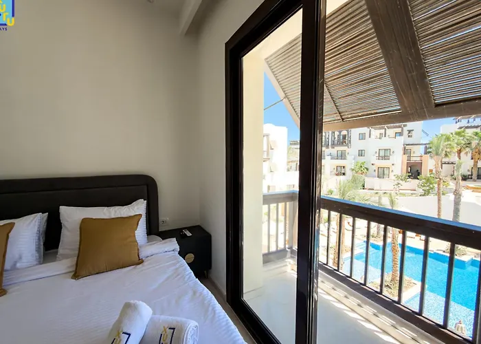 The 2bdr Sunlit Poolview Ancient Sands شقة *