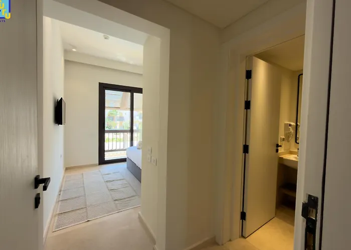 The 2bdr Sunlit Poolview Ancient Sands